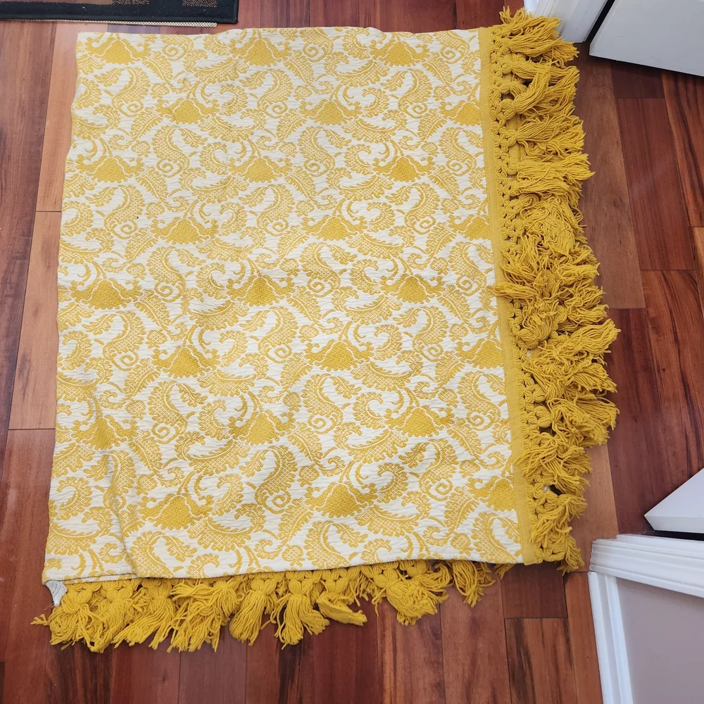 Vintage Bellissimo Collection Gold Yellow Jacquard Queen Bedspread